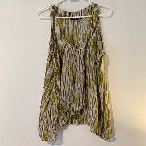 Sleeveless green shark bite shirt, Apt 9 Size XL